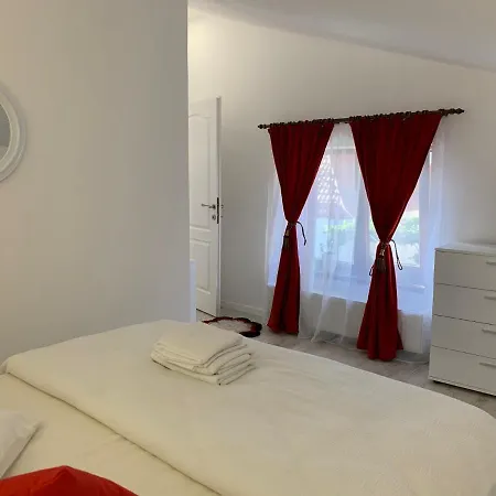 Apartment F&c *